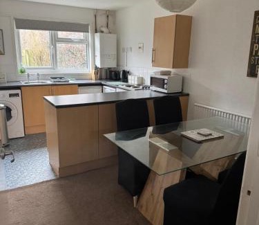 Telford Casa | Large 2 bedroom house