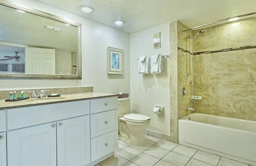 Florida Center Complejo | Large 2 BR Condo at Wyndham's Orlando International - near the theme parks!