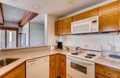 Crested Butte Condominio | Large 2 Br With Open Floorplan 2 Bedroom Condo - No Cleaning Fee! by RedAwning