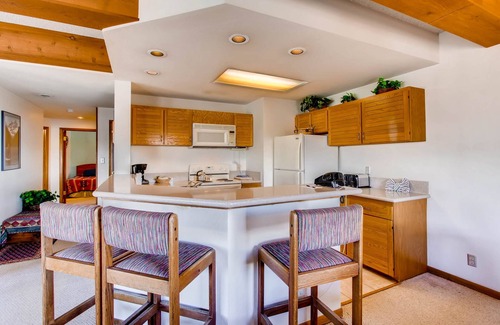 Crested Butte Condominio | Large 2 Br With Open Floorplan 2 Bedroom Condo - No Cleaning Fee! by RedAwning