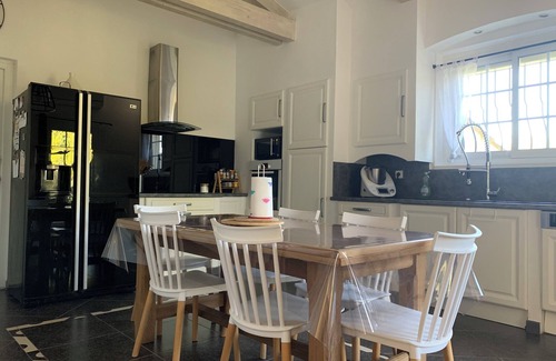 Saint-Privat-des-Vieux Casa | Large 240 m2 house with 15/7 m swimming pool