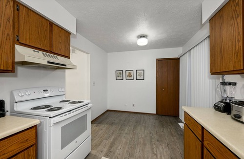 Northwest Akron Apartamento | Large 2Bd Haven for Travelers!