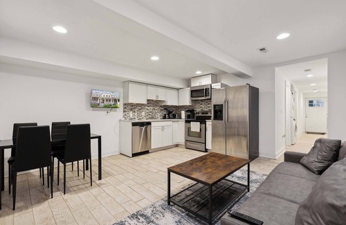 Le Droit Park Apartamento | Large, 2BR/1BA with AC/TV/Internet/Laundry