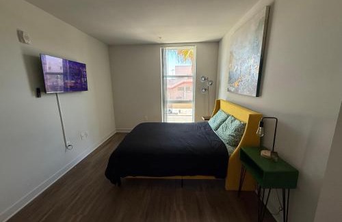 Westlake South Apartamento | Large 2BR w balcony - DTLA!
