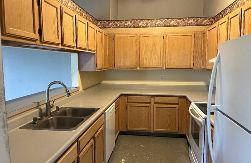 Kalaoa Casa | Large 3/2 House in Kailua-Kona with ALL New Furnishings and Yard Above Airport