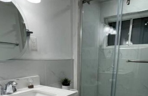 Scarborough Apartamento | Large 3 BDR apt. free parking near Bluffers