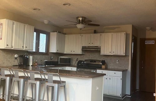 Hamlin Chalet De Esquí | Grande de 3 dormitorios / 3 baños NUEVO Chalet w / sala de juegos y 7 televisores de pantalla plana