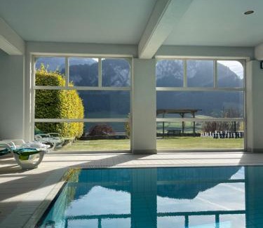 Chateau-d'Oex Apartamento | Large 3 bed apartment with mountain views, pool and gym