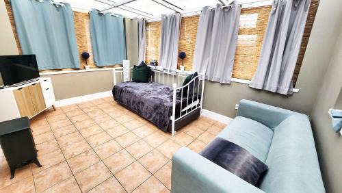 Seisdon Casa | Large 3 Bed Bungalow - Parking - Garden