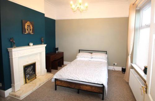 Seisdon Casa | Large 3 Bed Bungalow - Parking - Garden