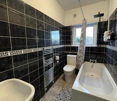 Awsworth Casa | Large 3 Bed House - Awsworth - J26 M1 - Ideal for Contractors or Families - Sleeps - 6