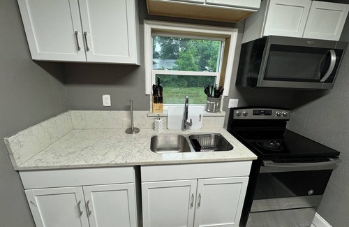 Fort Walton Beach Casa | Large 3 bedroom house in central fort Walton close to beach bases and shops