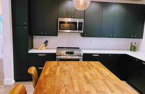 Corner Brook Casa | NEW: large, luxurious downtown 3 bedroom, 2.5 bath home.
