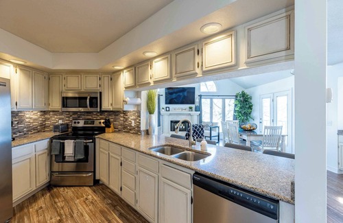 Table Rock Villa | Large 3 BR/2.5BTH Villa