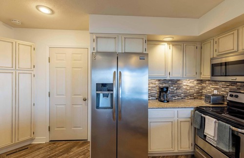 Table Rock Villa | Large 3 BR/2.5BTH Villa