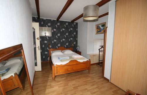 Gravieres Otro | Large 3-star building with swimming pool sleeps 11
