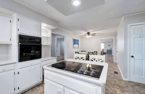 Dauphin Island Casa | Large 3 Story Home in the pines of the East End