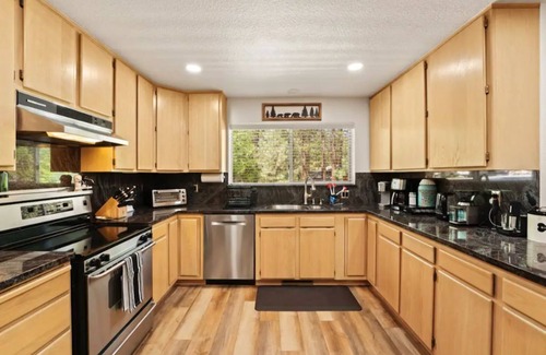 Graeagle Casa | Large 3BR/2BA Family Home. Mini Golf Course. Amazing Gaming Room.