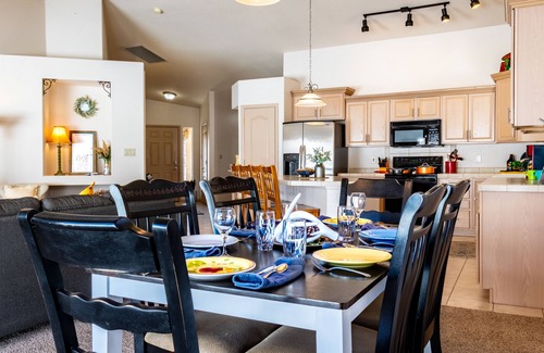 Grand Junction Casa | Large 3BR 2Bath near everything - king bed - jacuzzi tub