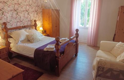 Petit-Bersac Casa | Large 4 bed house available for short stays