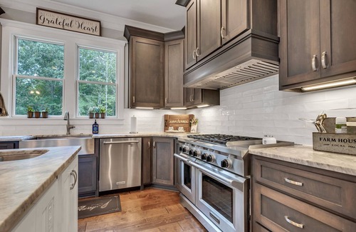 Milledgeville Casa | Large 4-bedroom+bonus rm, pool, pond in pecan orchard in charming Milledgeville