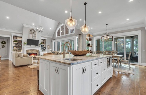 Milledgeville Casa | Large 4-bedroom+bonus rm, pool, pond in pecan orchard in charming Milledgeville