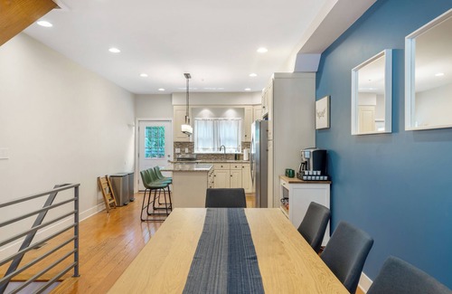 Southwest Center City Casa | Large 4 Bedroom Home / Rooftop Patio with City Views / Gym