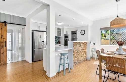 River Heads Casa | Large 4 Bedroom Home Walking Distance to Beach