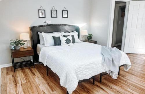 Berea Casa | Large 4 Bedroom Home Close to Airport and IX Center