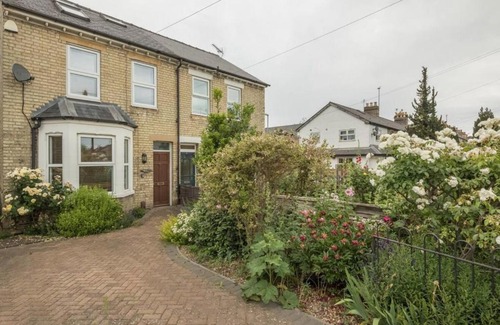 Cambridge Casa | LARGE 4 bedroom Home with Garden and Free Parking