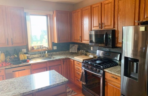 Ames Casa | Large 4 bedroom in West Ames