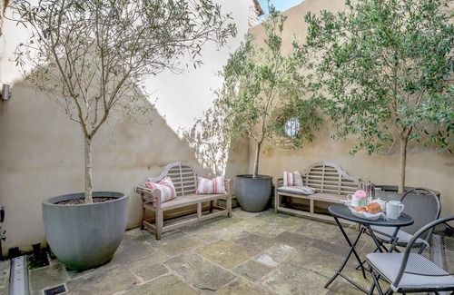 Burford Cabaña | Large 4 bedroom luxury holiday home in the Cotswolds for 10 guests - The Brewery