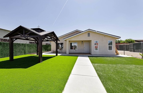 Bakersfield Casa | Large 4 bedroom