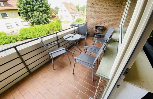 Marienloh Apartamento | Large 4 room accommodation + own parking spaces