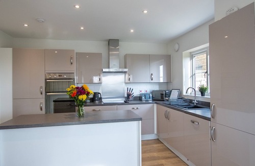 Didcot Casa | Large 5-Bed House for 8 Guests – Perfect for Workers & Families