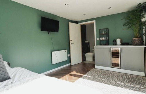 Brighton Casa | Large 5 Bedroom Brighton Home With Hot Tub