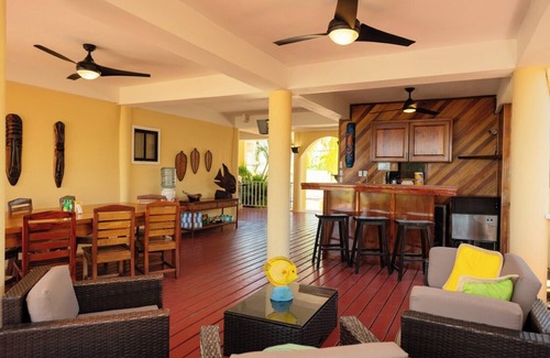 Surfside Villa | Casa frente al mar con sala de estar al aire libre y un muelle!