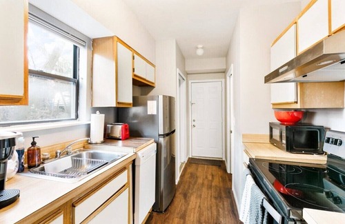 Arborview Neighborhood Casa | 5BR / 2. Duplex completo de 5BA, fácil caminata al centro de la ciudad A2