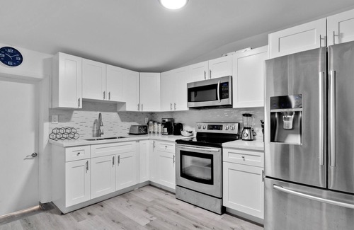 West Hollywood Casa | Large 6BR Vacation Home, Private Pool near Casino