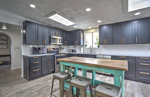 Whispering Hills Casa | Large 7-bedroom, 4-bath house in NW Tucson - Pool, Pool Table, Sleeps 14+