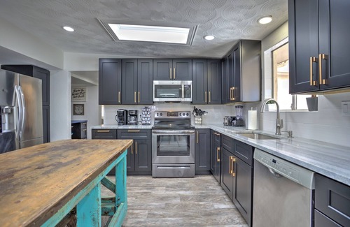 Whispering Hills Casa | Large 7-bedroom, 4-bath house in NW Tucson - Pool, Pool Table, Sleeps 14+