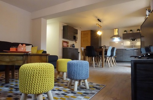 Morzine Apartamento | Amplio apartamento NUEVO 8/10 centro de pueblo 3-4 minutos a pie de tiendas