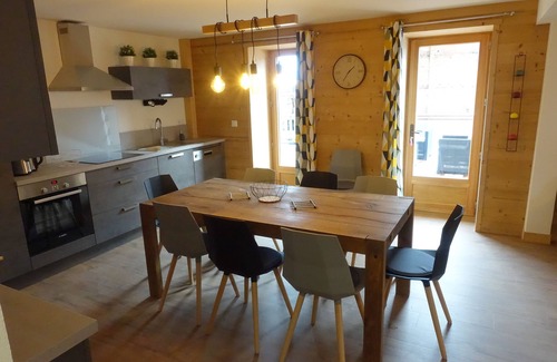 Morzine Apartamento | Amplio apartamento NUEVO 8/10 centro de pueblo 3-4 minutos a pie de tiendas