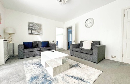 Birmingham Casa | Large 8 Bedroom House in Edgbaston