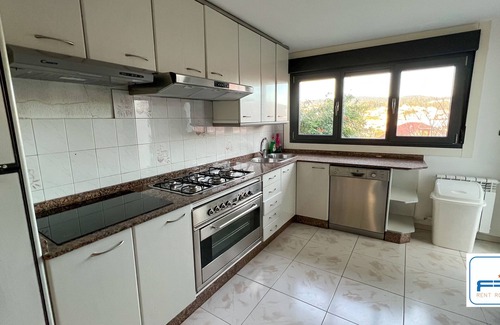Vigo Casa | Large 9-bedroom house, Cabral.