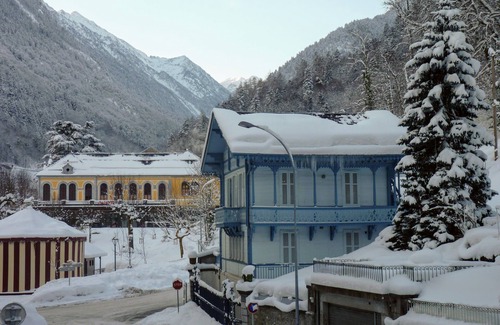 Cauterets Apartamento | Large 98m² apartment (T4) in the center of town, 600m from the cable car.