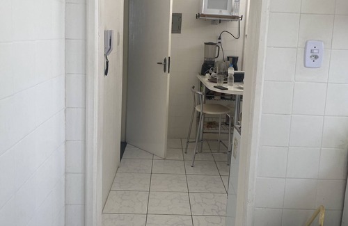 Salvador Apartamento | Large and airy apartment close to everything!