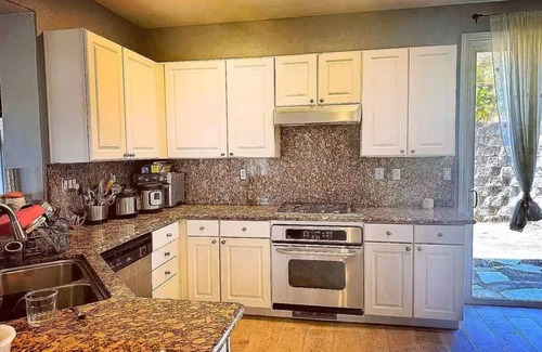 Bayshore Heights Casa | Large and Cozy Home 2BD 2BA Near SF