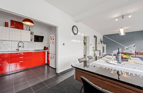Drnis Casa | Large and family-friendly vacation home with many amenities.