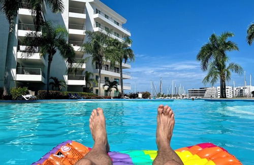 Marina Mazatlán Condominio | Esto es grande y moderno condominio bellamente decorado en la hermosa Marina Marco